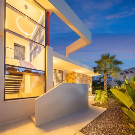 Luxury In Nueva Andalucia Hotel 4*
